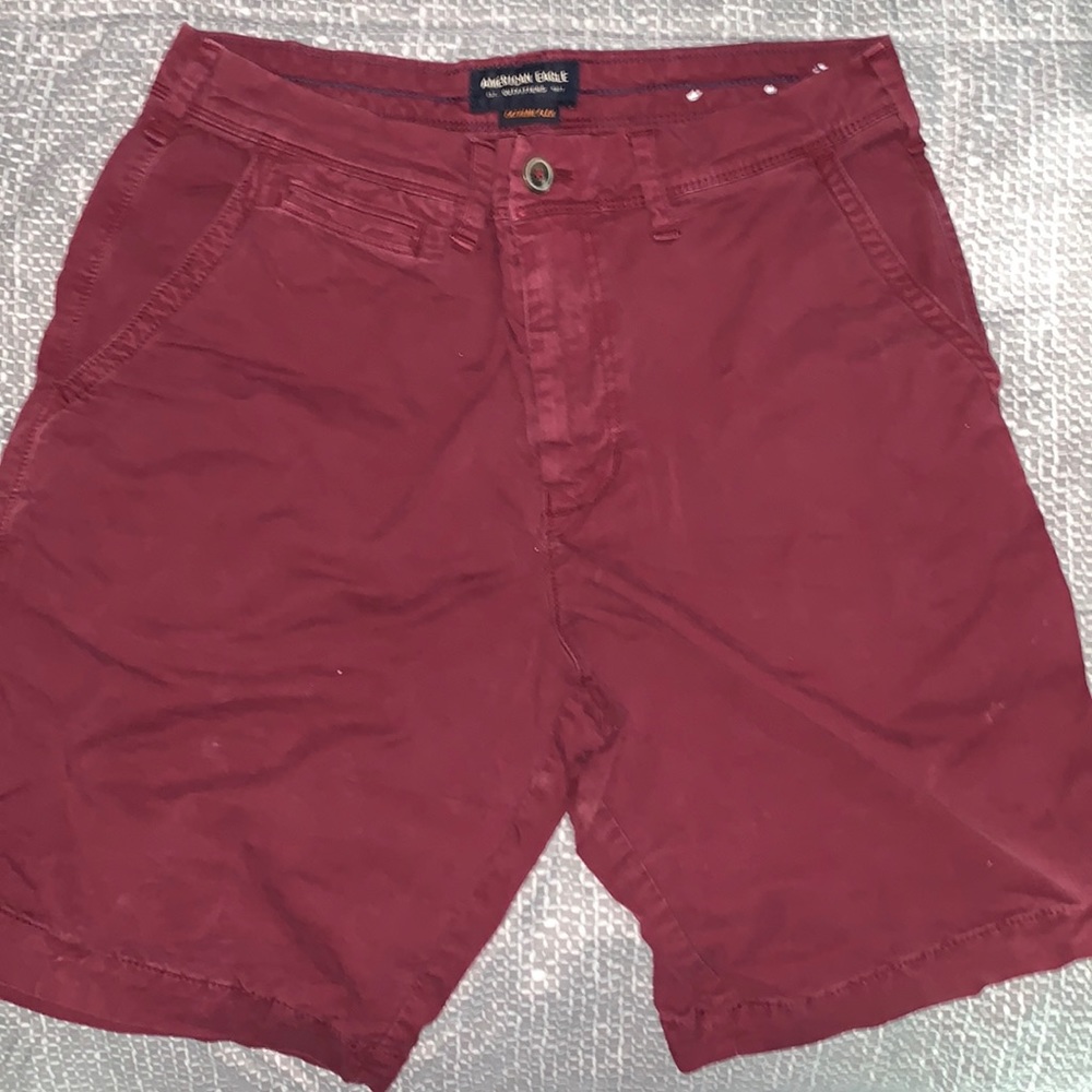 American eagle men shorts maroon size 31
